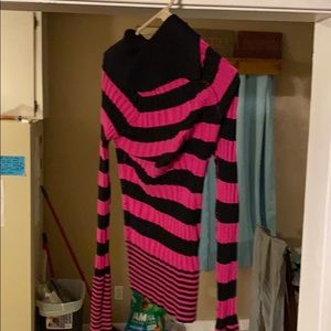 Women’s pink and black sweater blouse